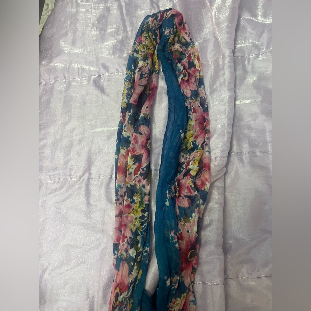 European Floral Scarf ✨